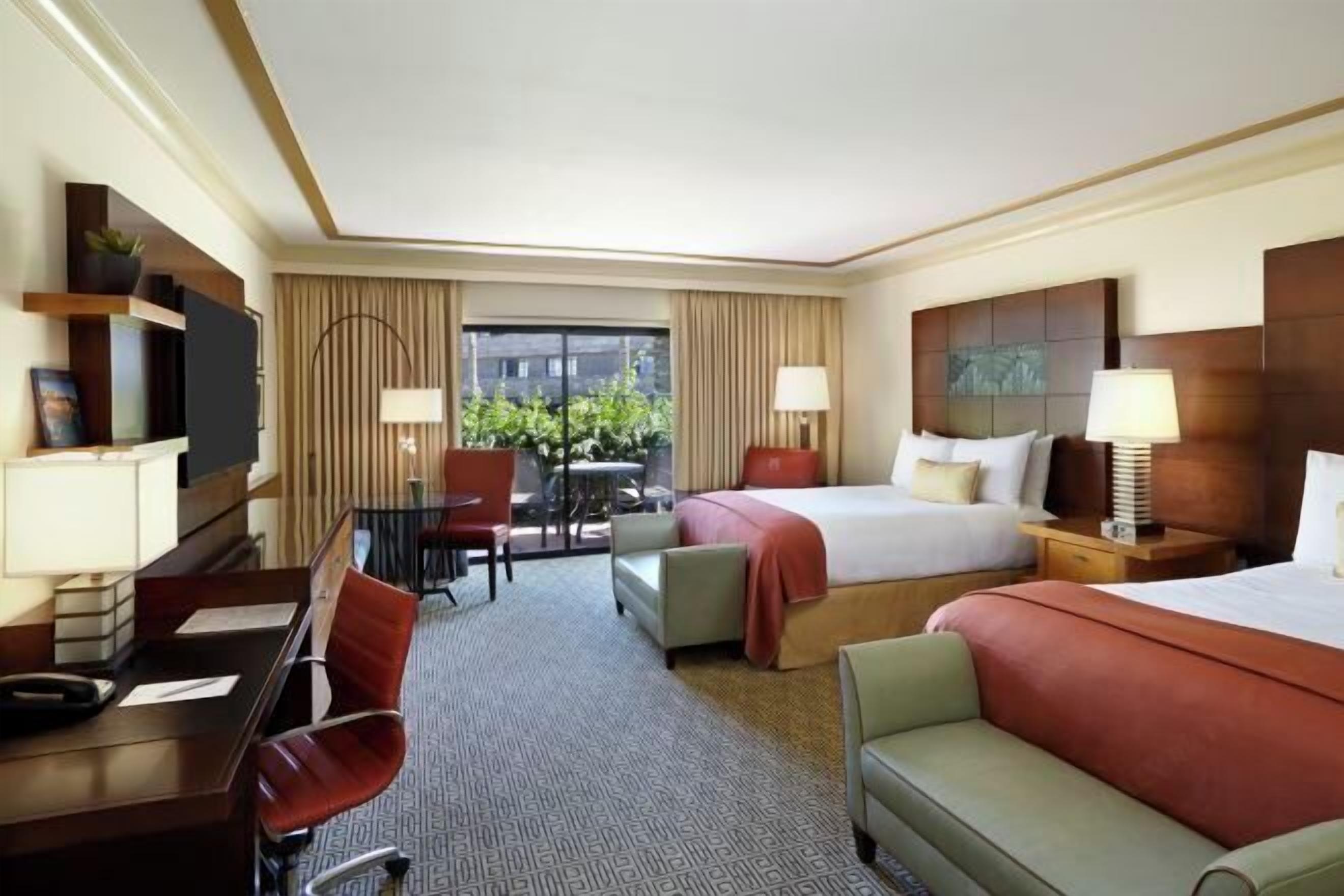 Hochwertige Bettwaren, Betten mit Memory-Foam-Matratzen, Zimmersafe