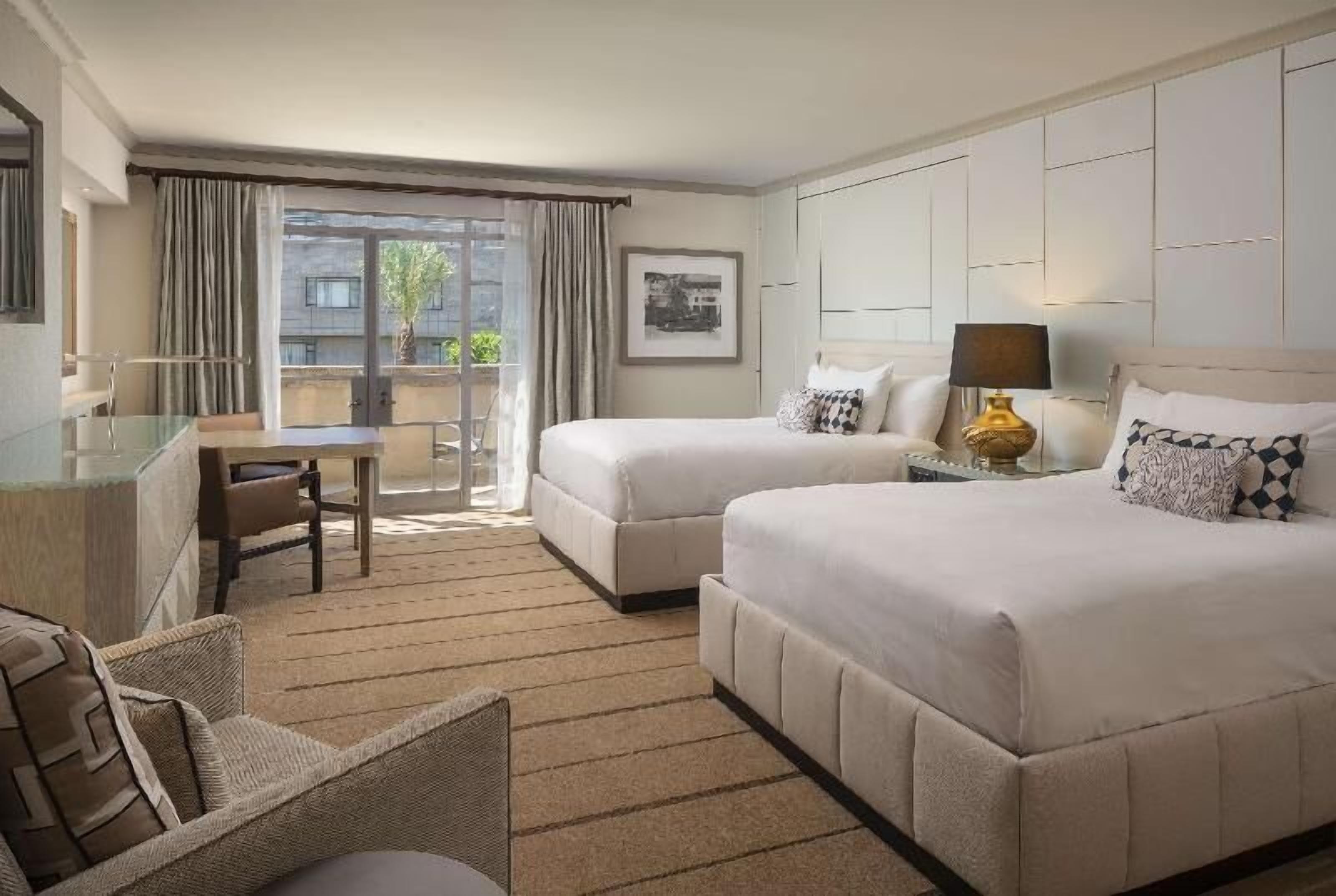 Hochwertige Bettwaren, Betten mit Memory-Foam-Matratzen, Zimmersafe