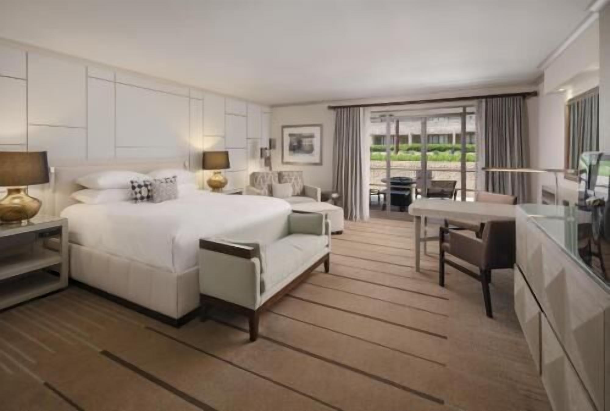 Hochwertige Bettwaren, Betten mit Memory-Foam-Matratzen, Zimmersafe