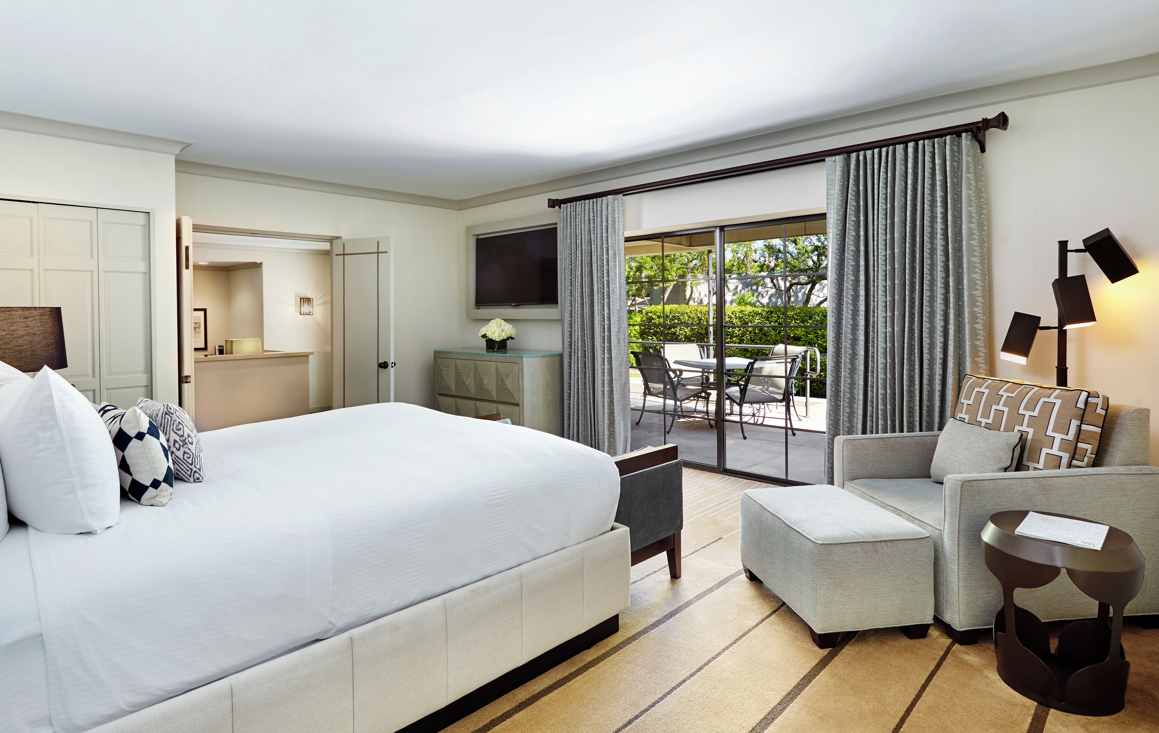 Signature Suite, 1 King Bed | Premium bedding, memory foam beds, in-room safe, individually decorated