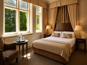 Superior kamer, 1 tweepersoonsbed (Deluxe Double) | Hypoallergeen beddengoed, een kluis op de kamer, individueel gedecoreerd
