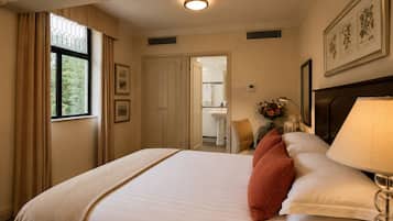 Deluxe Room, 1 Double Bed (Super Deluxe Double) | Hypo-allergenic bedding, in-room safe, individually decorated, desk