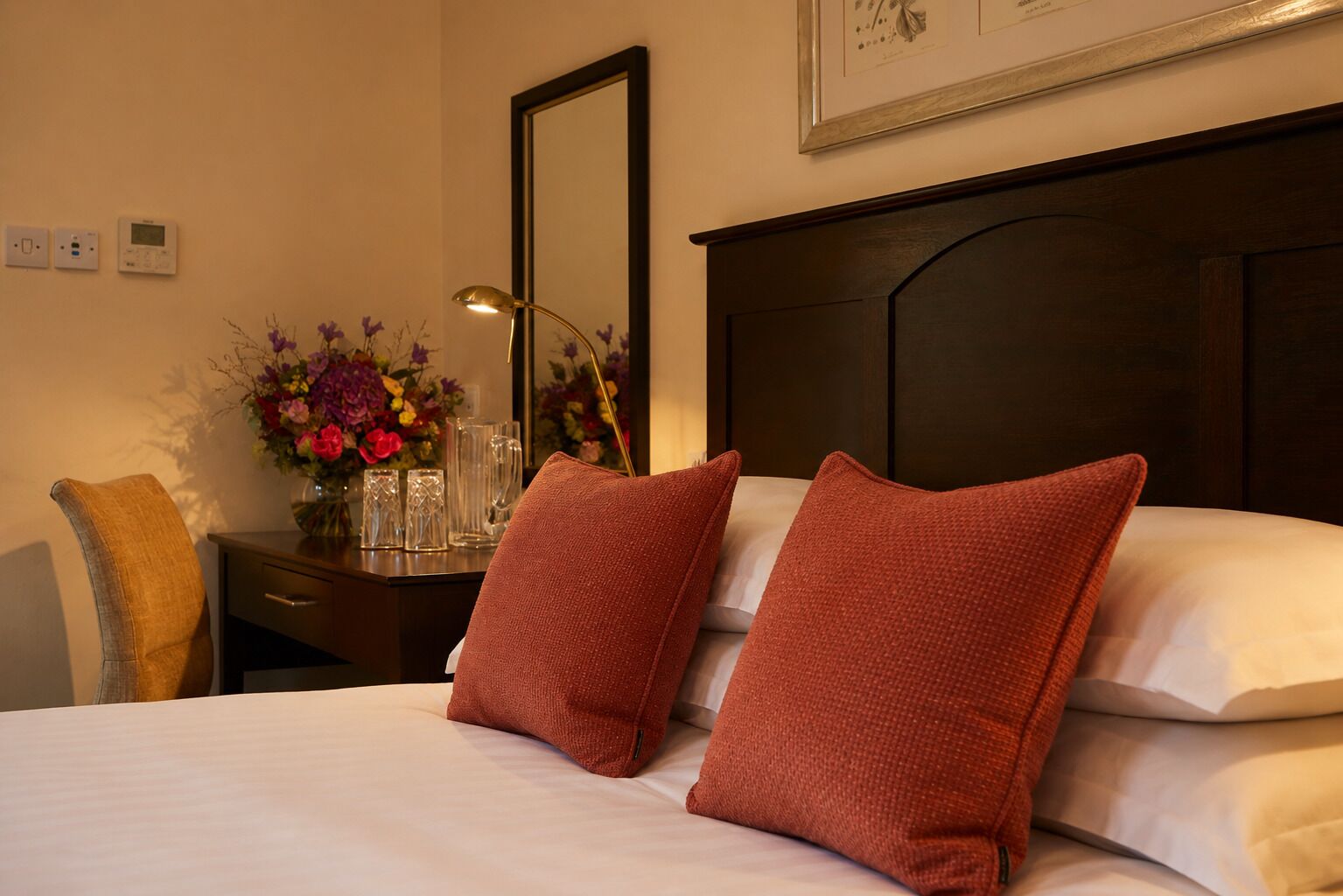 Hypo-allergenic bedding, in-room safe, individually decorated, desk