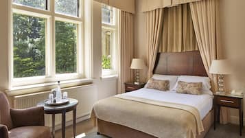 Deluxe Room, 1 Double Bed (Super Deluxe Double) | Hypo-allergenic bedding, in-room safe, individually decorated, desk