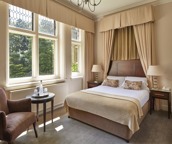 Deluxe Room, 1 Double Bed (Super Deluxe Double) | Hypo-allergenic bedding, in-room safe, individually decorated, desk