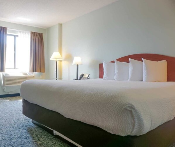 Premium bedding, pillow-top beds, iron/ironing board, free WiFi - Travelodge by Wyndham Rapid City/Black Hills (Rapid City)