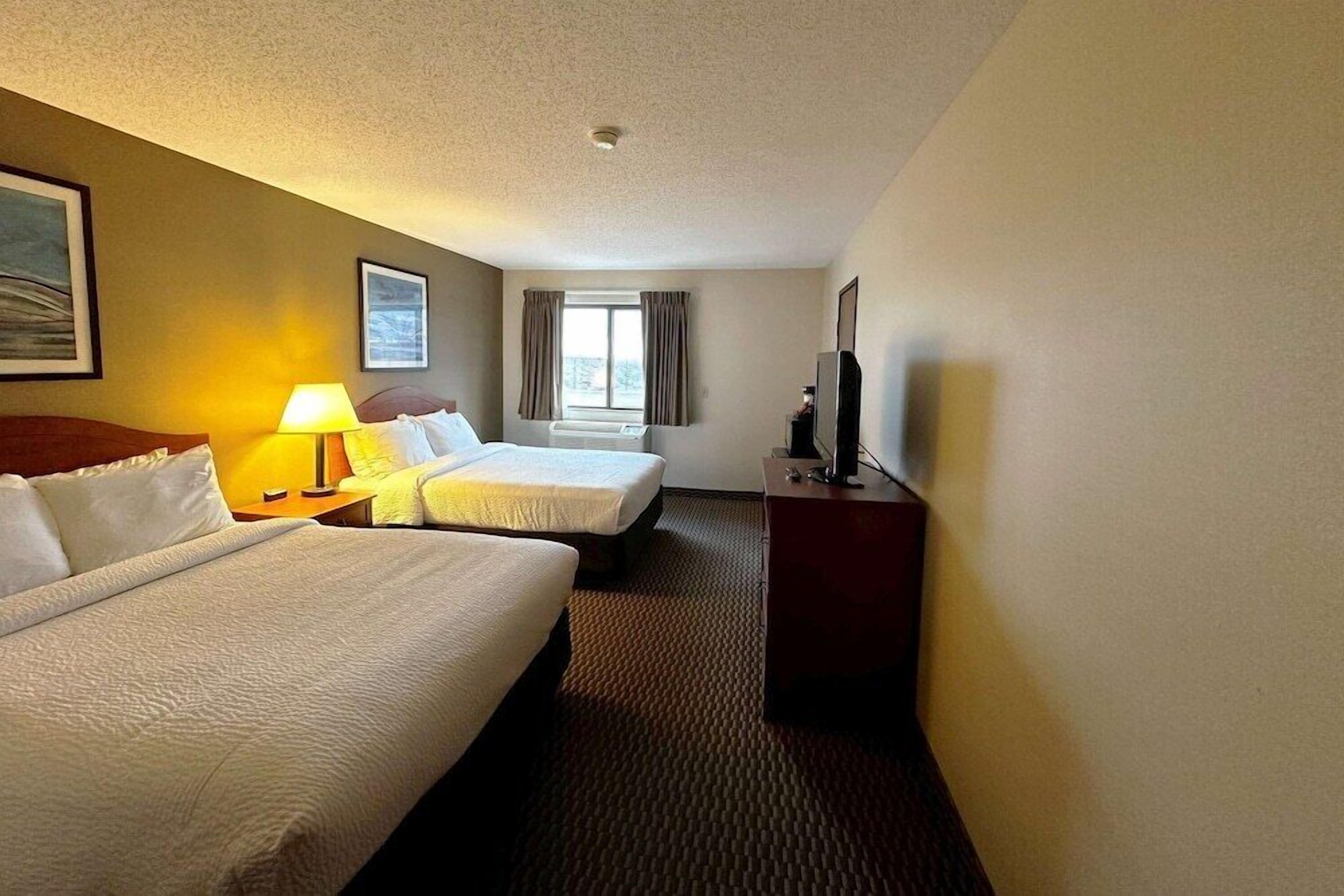 Premium bedding, pillowtop beds, iron/ironing board, free WiFi