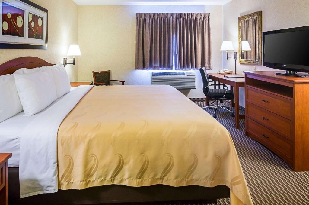 Premium bedding, pillowtop beds, iron/ironing board, free WiFi