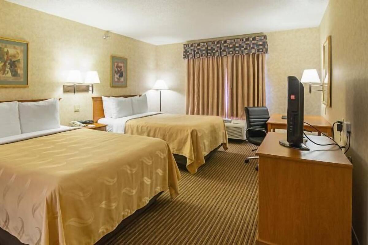 Premium bedding, pillowtop beds, iron/ironing board, free WiFi