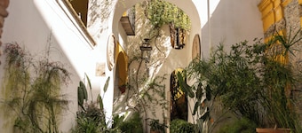 Las Casas de la Judería, Sevilla Historic City Center