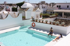 Seasonal outdoor pool
