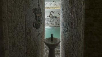Sauna, hot tub, steam room, Turkish bath, body treatments, hydrotherapy