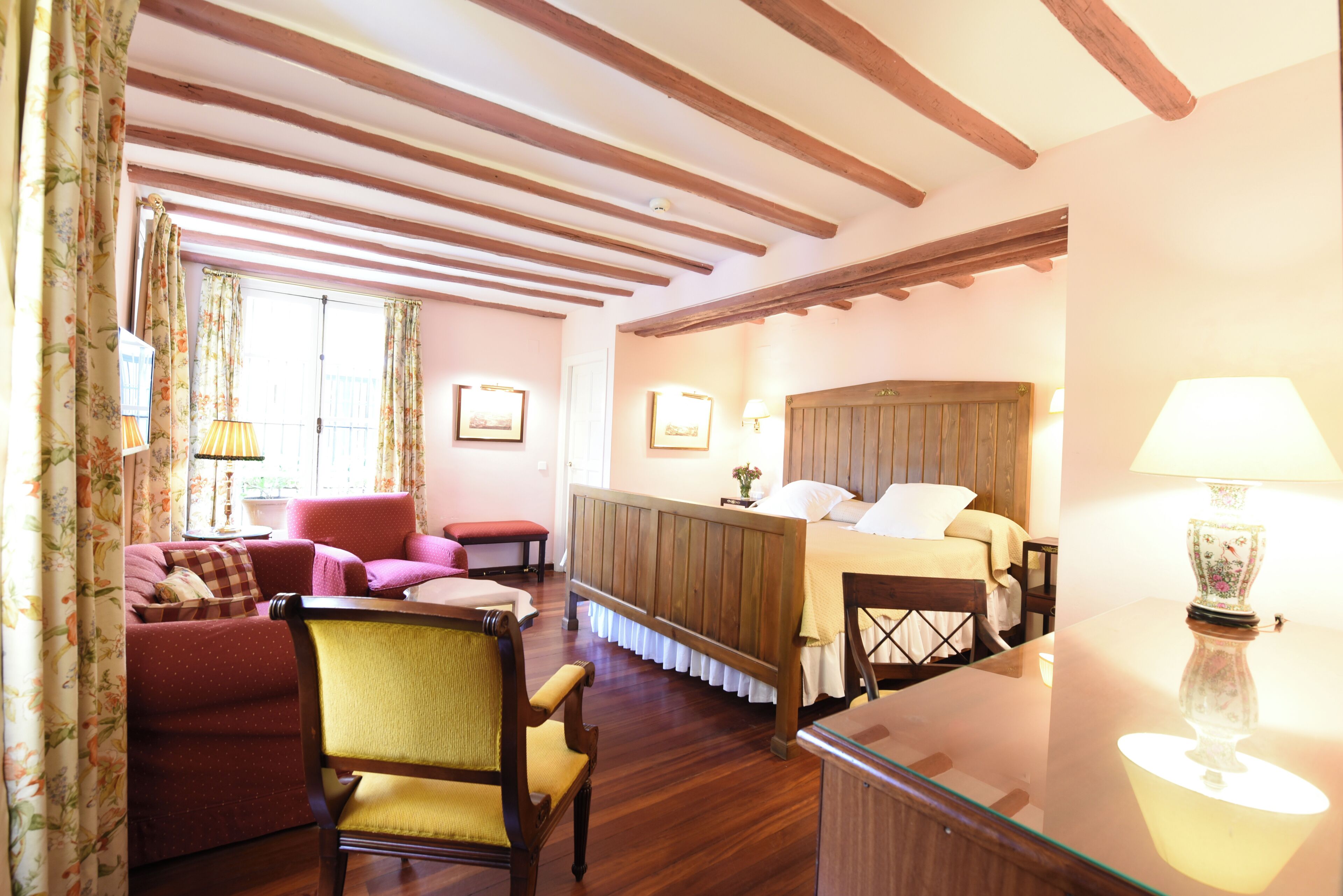 Superior kamer, 1 twee- of 2 eenpersoonsbedden | Luxe beddengoed, een minibar, een kluis op de kamer