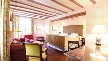 Superior Double or Twin Room | Premium bedding, minibar, in-room safe, individually decorated