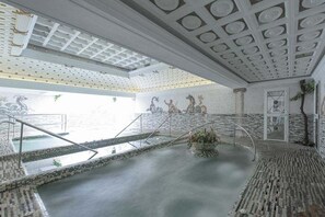 Sauna, hot tub, steam room, Turkish bath, body treatments, hydrotherapy