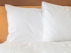 ห้องสแตนดาร์ด | 1 ห้องนอน, เครื่องนอนป้องกันสารก่อภูมิแพ้, โต๊ะทำงาน