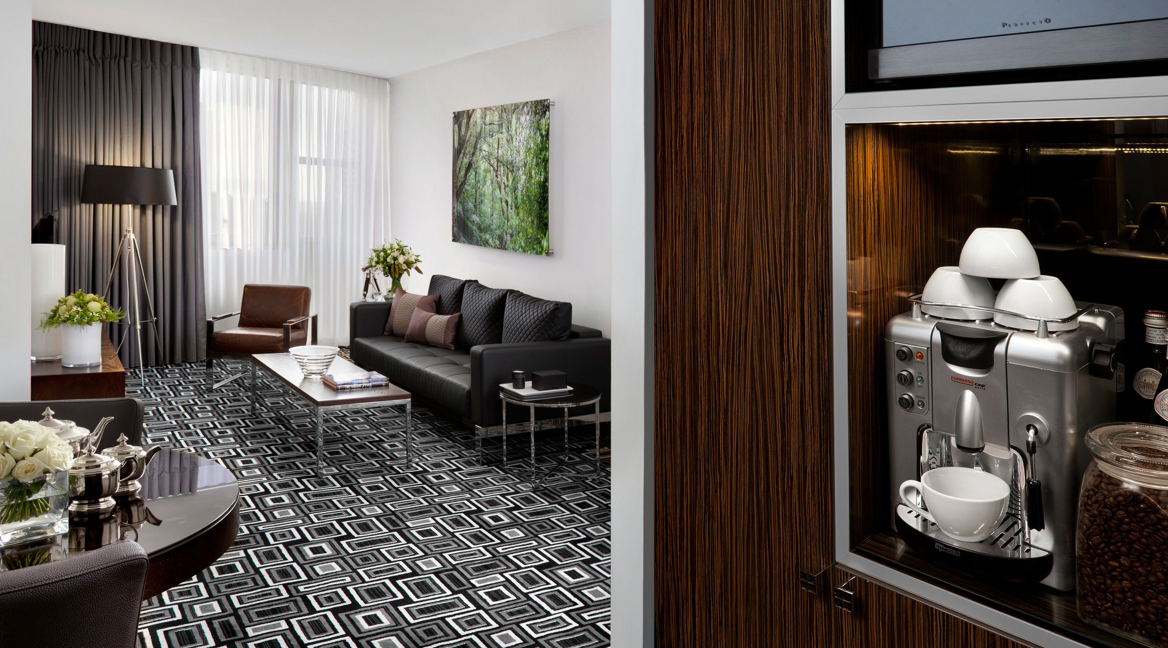 32-inch lcd tv with cable channels, tv, pay films