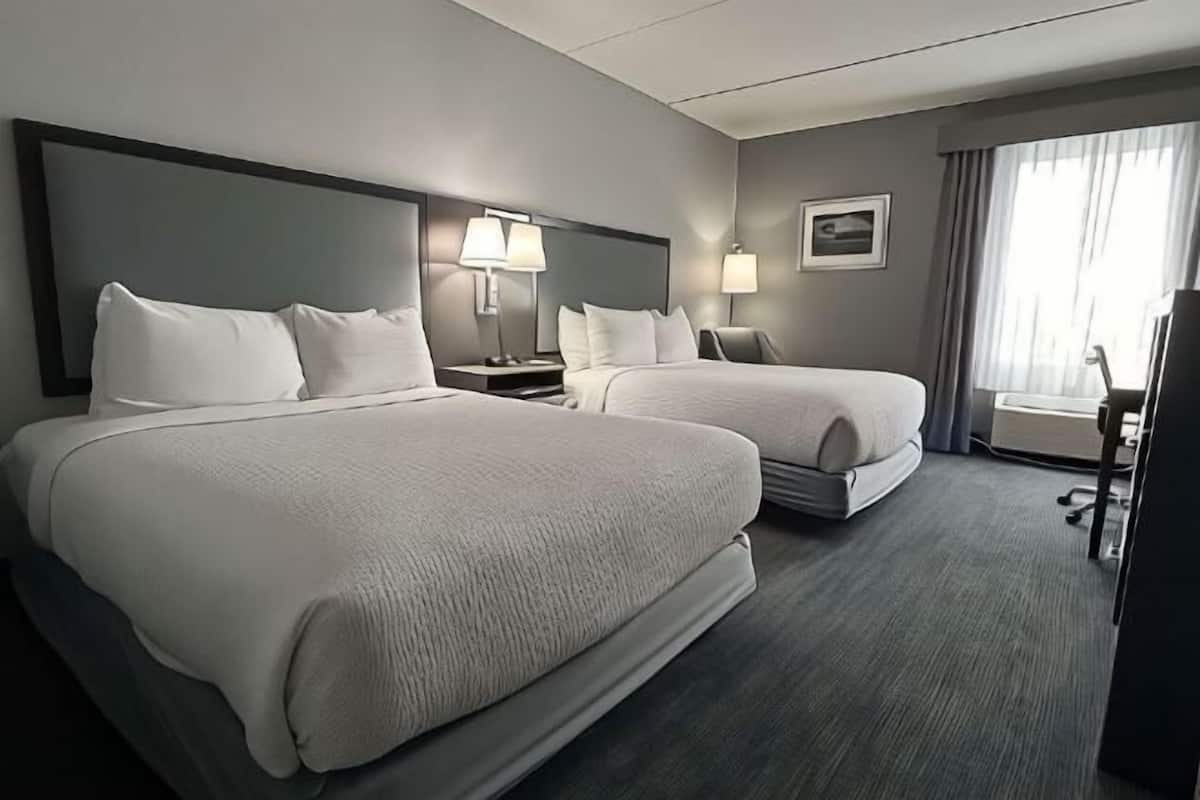 Premium bedding, down duvets, Select Comfort beds, desk