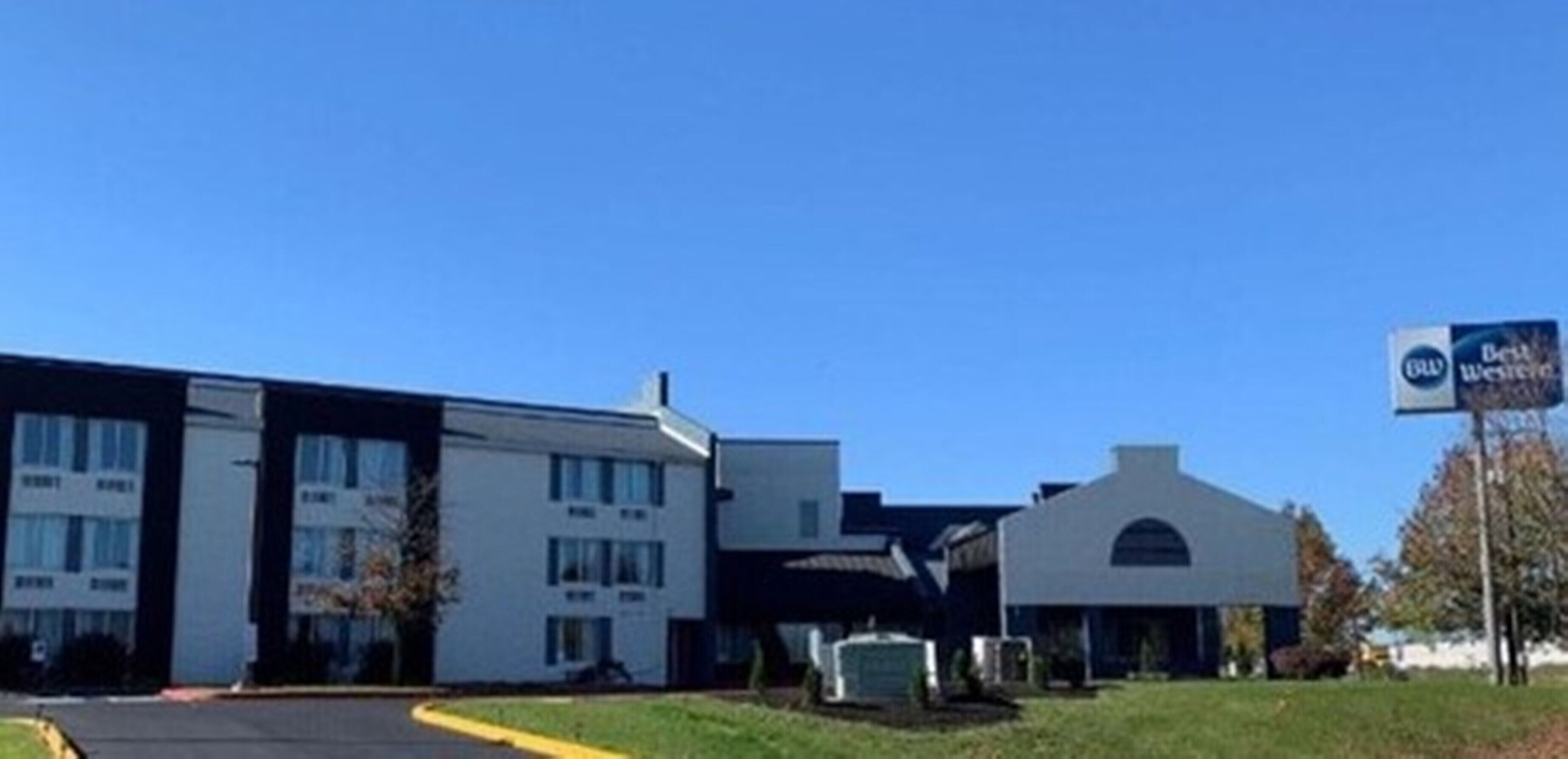 A modern building with a sign that reads "Best Western."