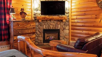 Suite, 2 Queen Beds, Accessible, Jetted Tub | Room amenity