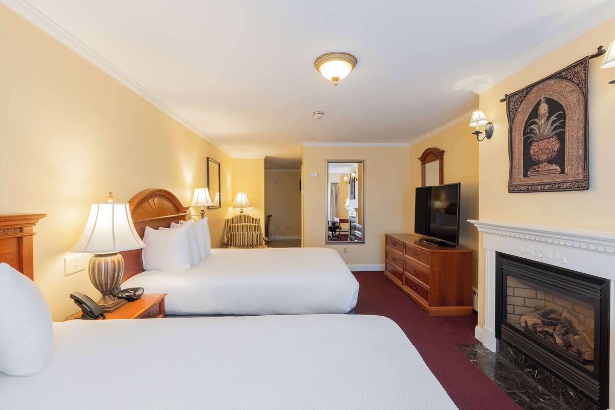 Executive Suite, 2 Queen Beds, Non Smoking, Kitchen | Premium bedding, laptop workspace, blackout drapes, iron/ironing board