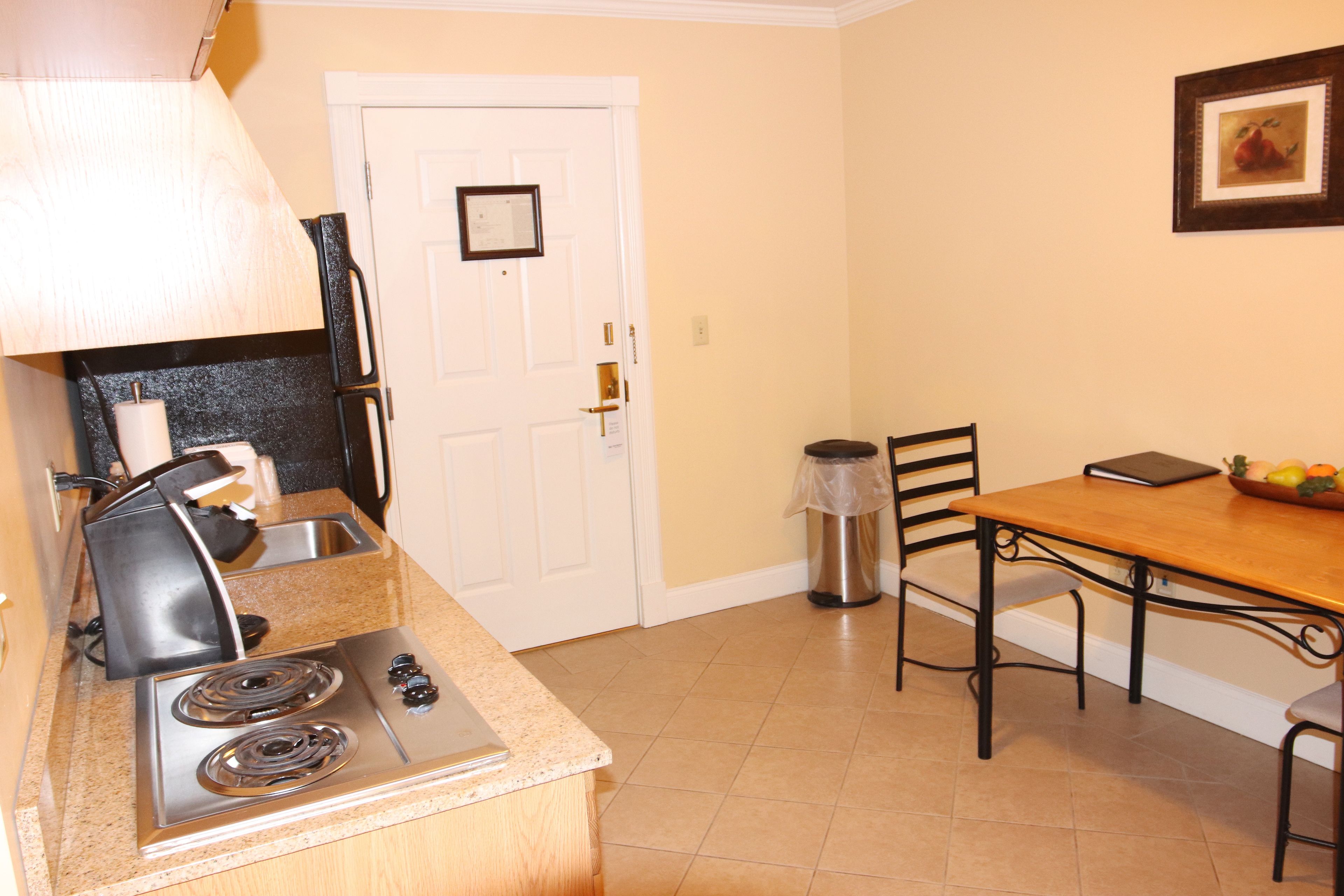 fridge, microwave, coffee/tea maker