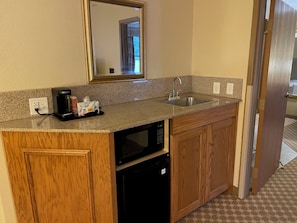 Suite, 1 King Bed with Sofa bed, Non Smoking, Jetted Tub | Premium bedding, down comforters, pillowtop beds, desk