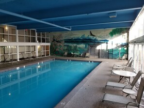 Indoor pool, sun loungers