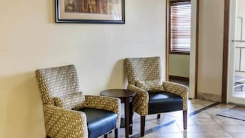 Coin salon dans le hall