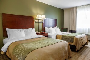 Habitación doble estándar, 2 camas matrimoniales, para no fumadores | Insonorización, camas extra, wifi gratis y ropa de cama 