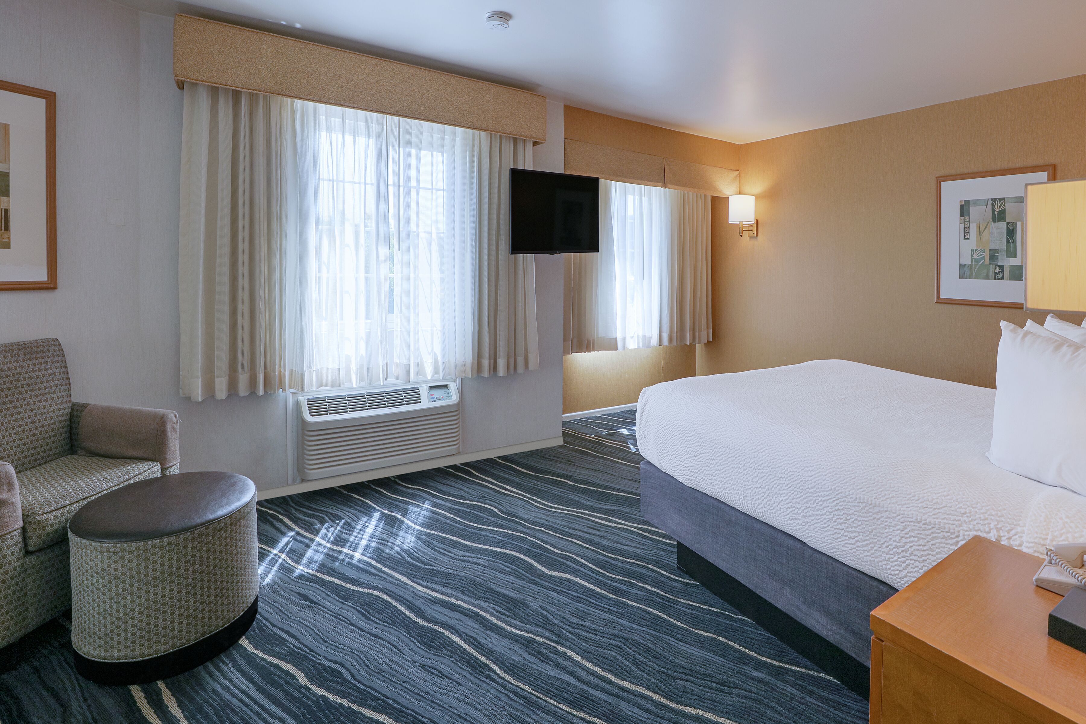 Foto - Ramada by Wyndham Costa Mesa/Newport Beach