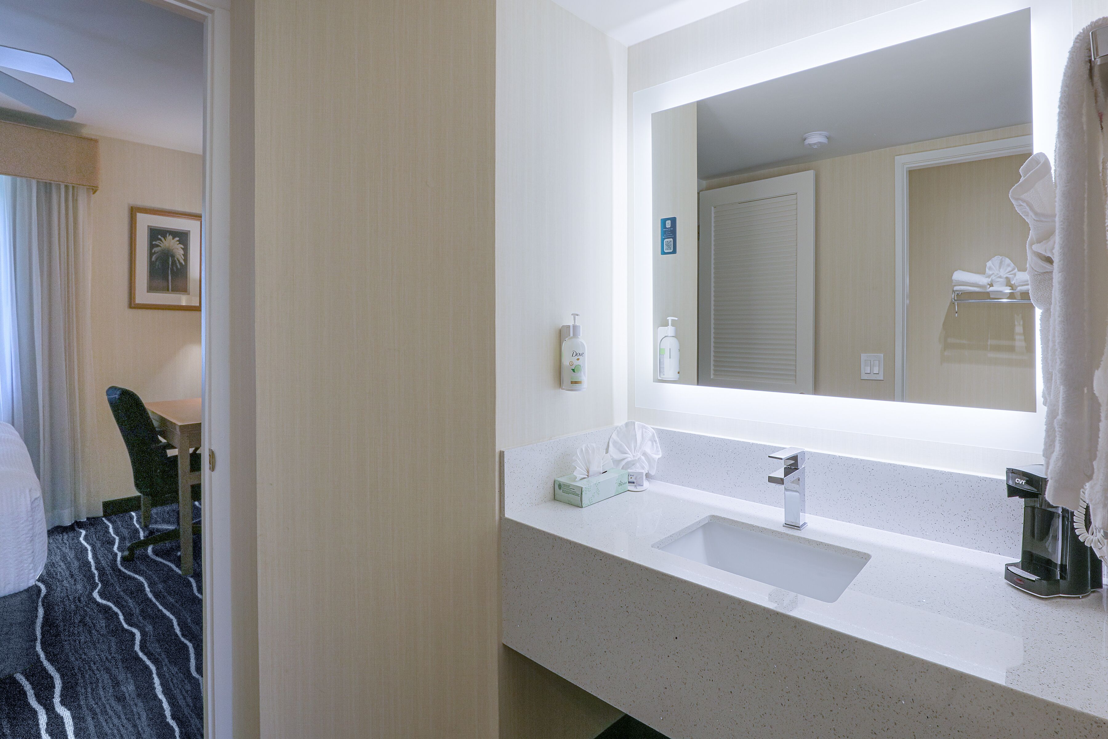 Photo - Ramada by Wyndham Costa Mesa/Newport Beach