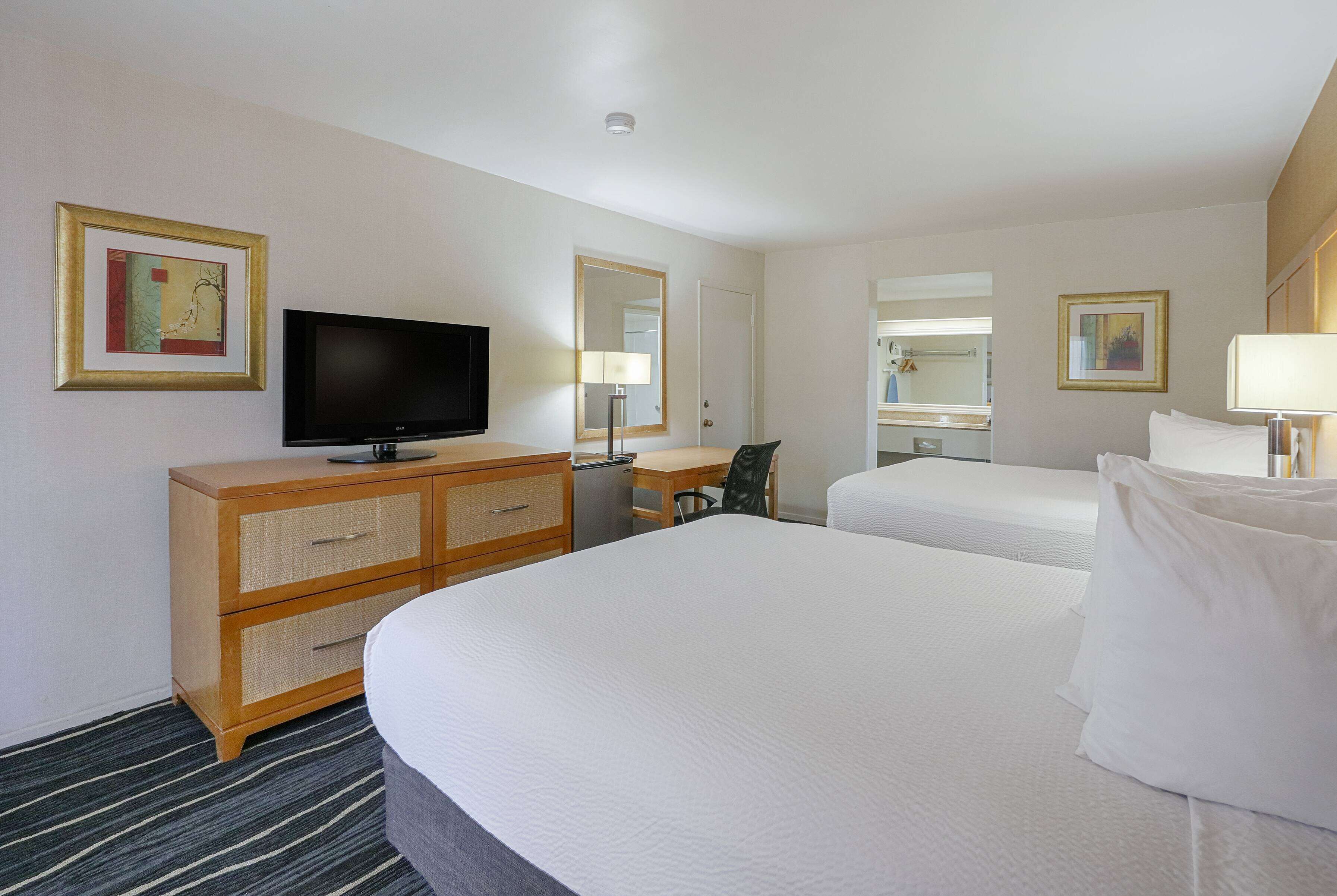 Photo - Ramada by Wyndham Costa Mesa/Newport Beach
