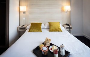 Comfort Double Room | Premium bedding, in-room safe, individually furnished, desk - Hôtel d'Orsay (Toulouse)