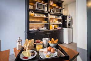 Daily buffet breakfast (EUR 10 per person)