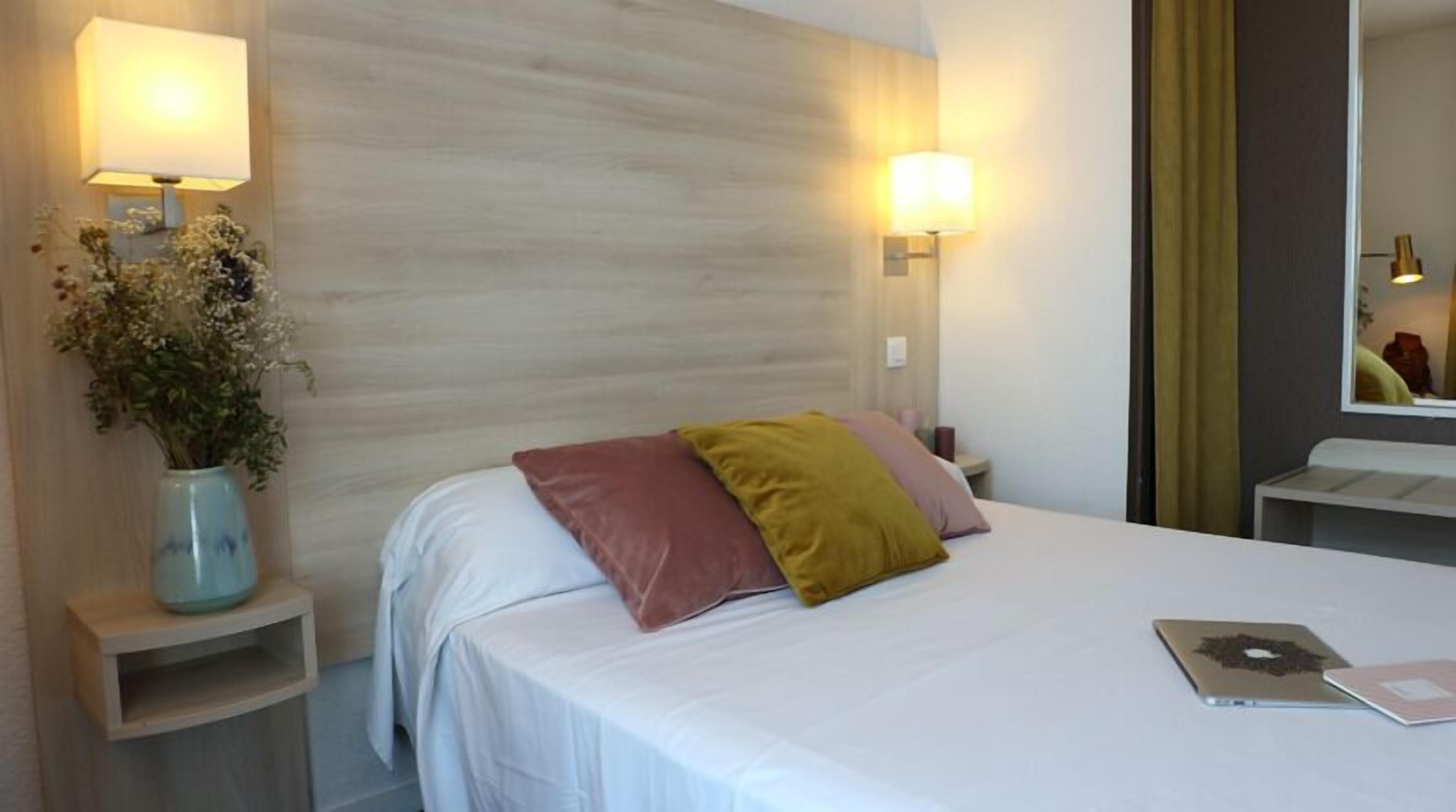 classic double room | 1 bedroom, premium bedding, in-room safe, desk