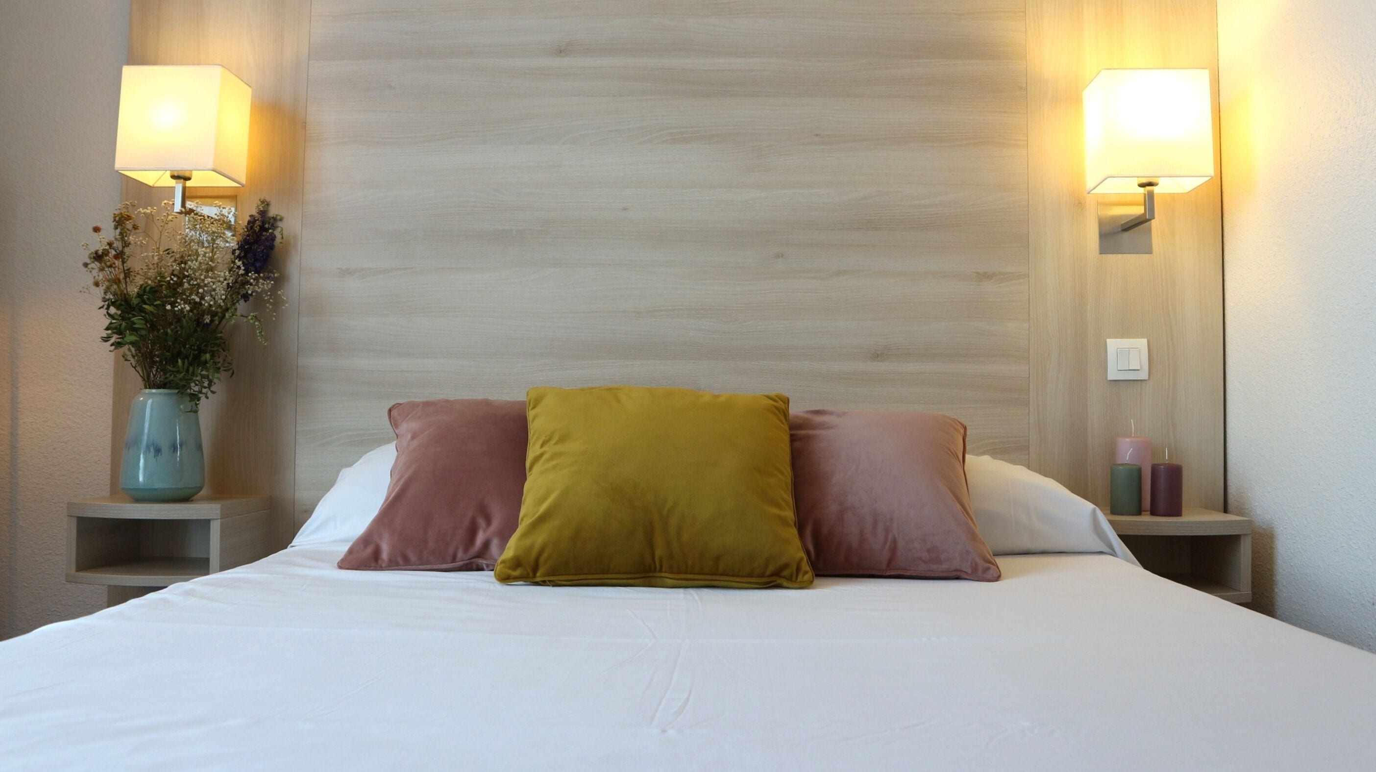 Premium bedding, in-room safe, desk, laptop workspace