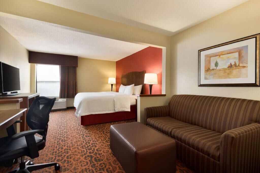In-room safe, desk, iron/ironing board, free cots/infant beds