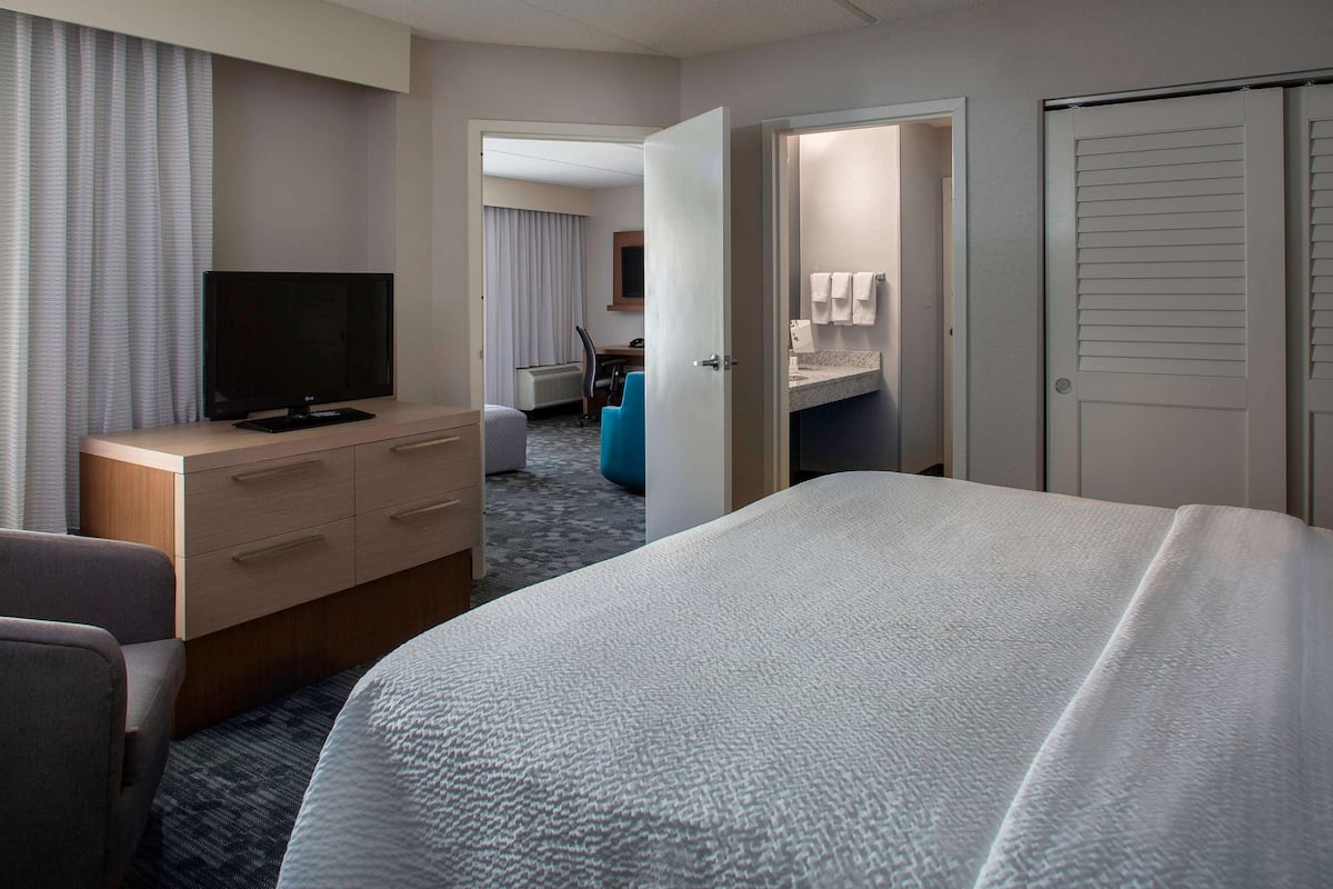 1 habitación, ropa de cama de alta calidad y escritorio