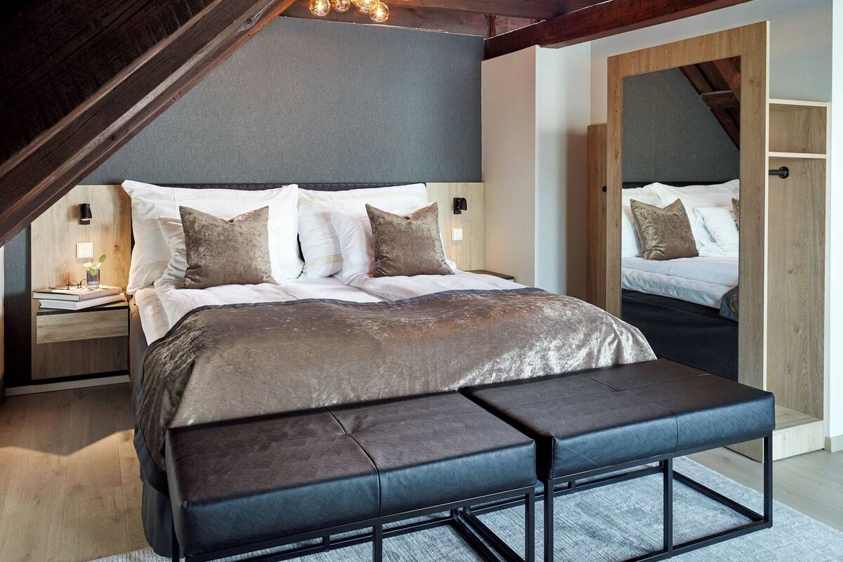 in-room safe, desk, laptop workspace, iron/ironing board