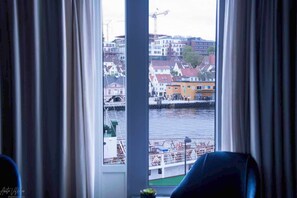 Superior-Zimmer, 1 Doppelbett | Zimmersafe, Schreibtisch, laptopgeeigneter Arbeitsplatz