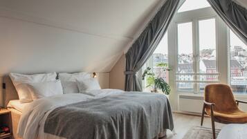 Habitación Deluxe | Caja fuerte, escritorio, espacio para trabajar con un portátil