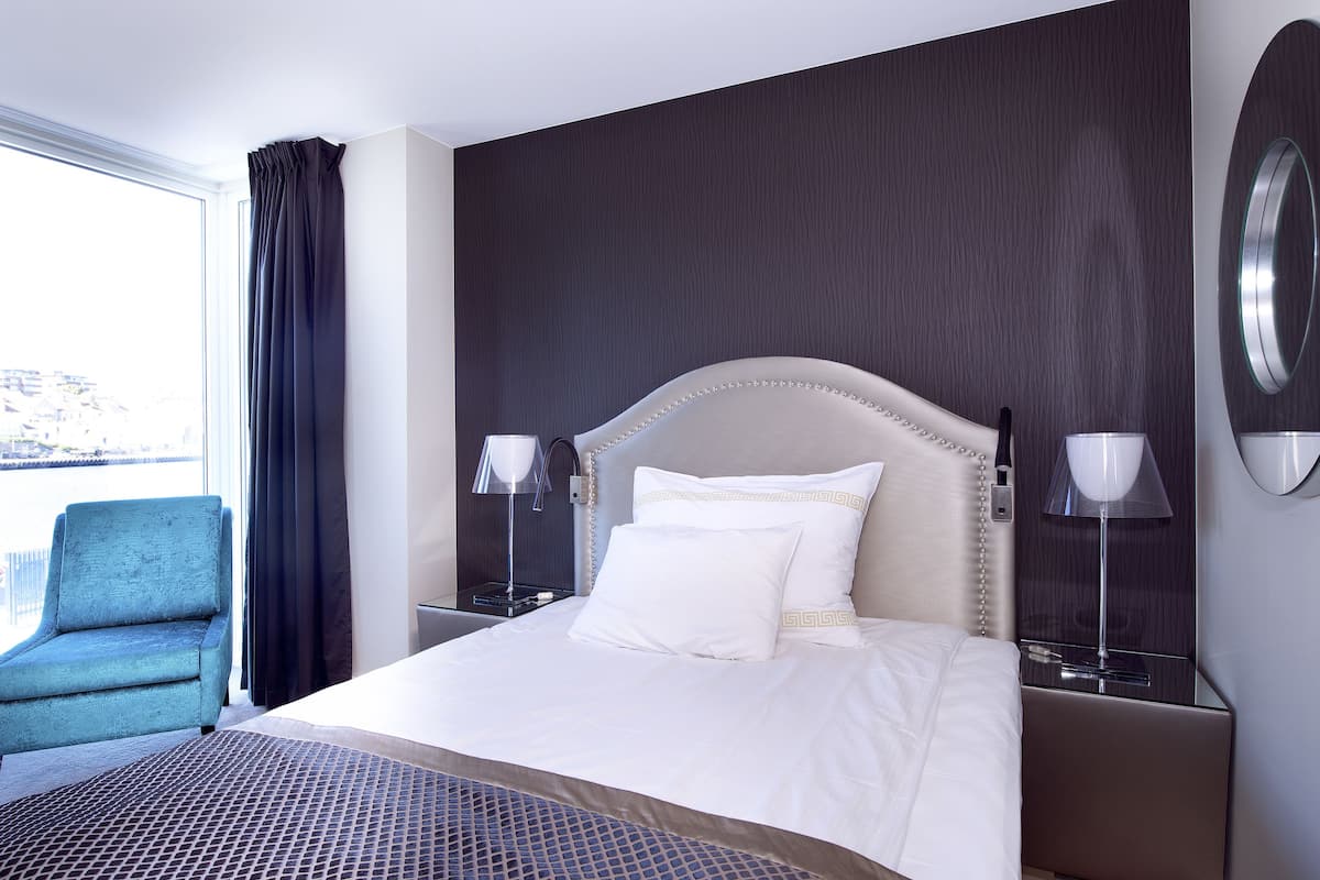 Superior Room, 1 Double Bed | In-room safe, desk, laptop workspace, iron/ironing board