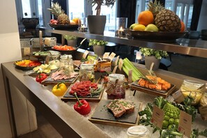 Gratis morgenmadsbuffet hver dag