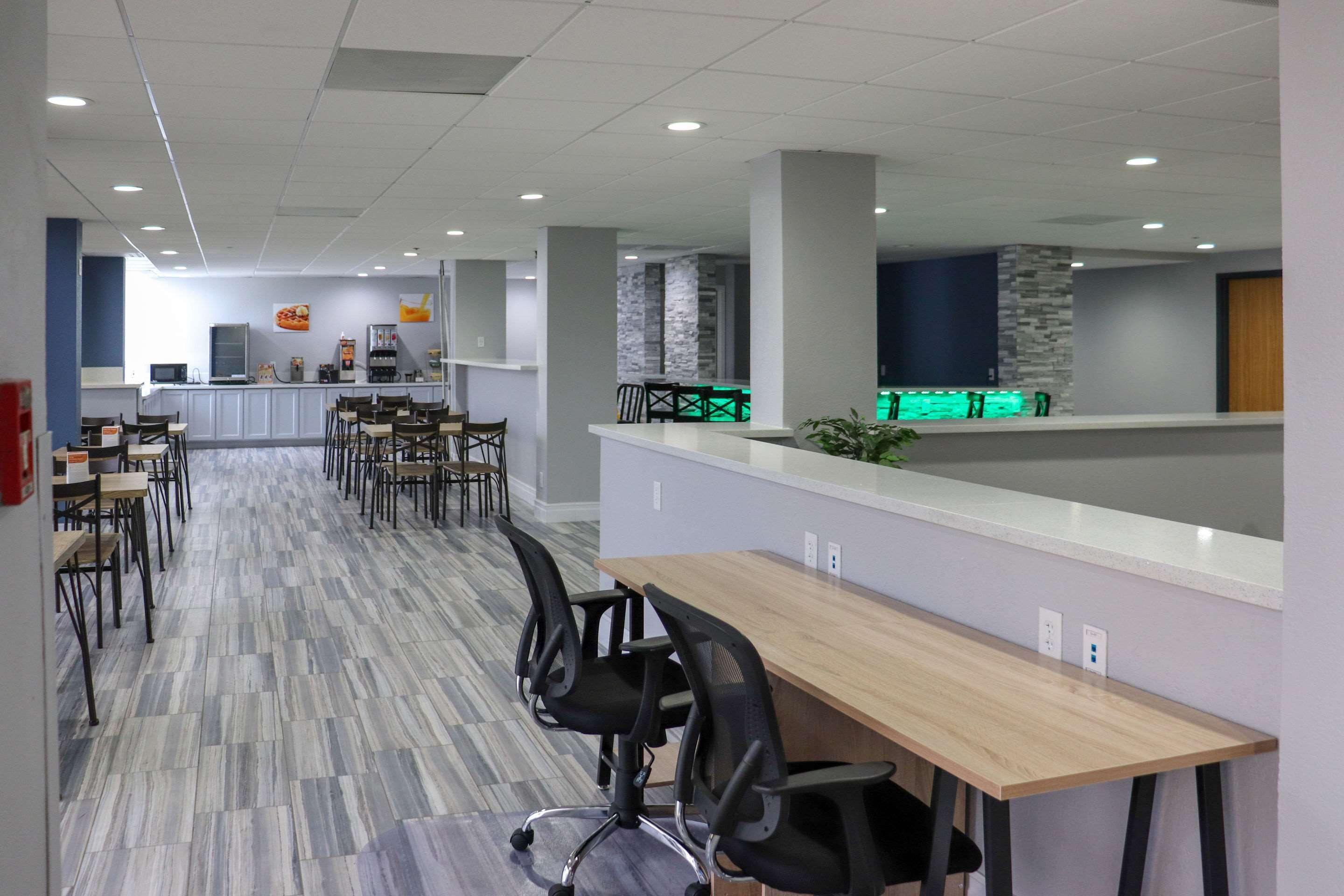 Photo - Quality Inn Houston East I-10