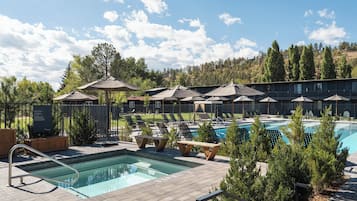 Bain à remous extérieur