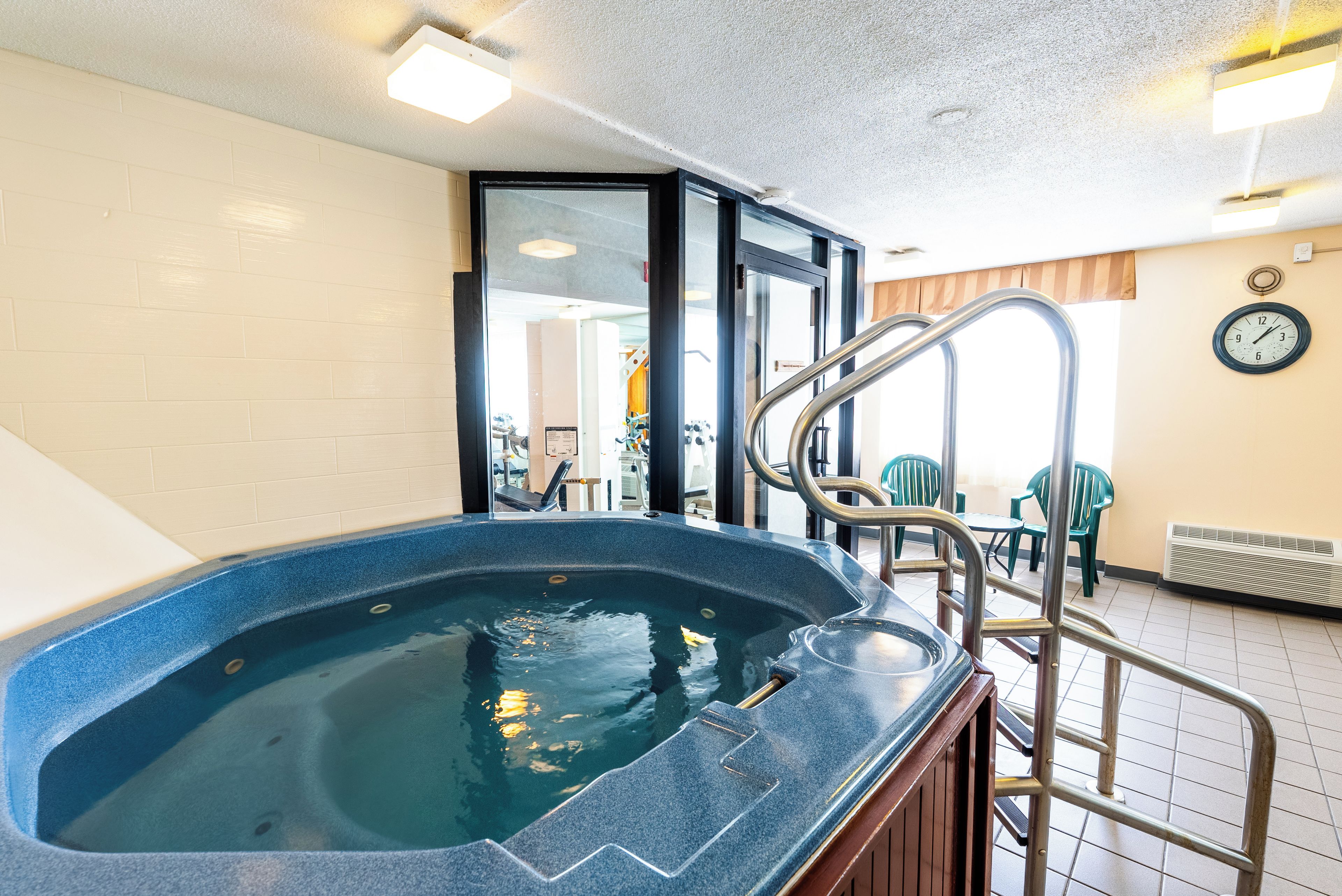 Indoor spa tub