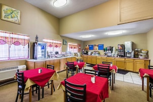 Café da manhã com buffet grátis todos os dias