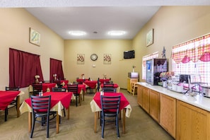 Free daily buffet breakfast
