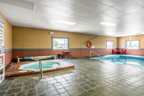 Piscine intérieure